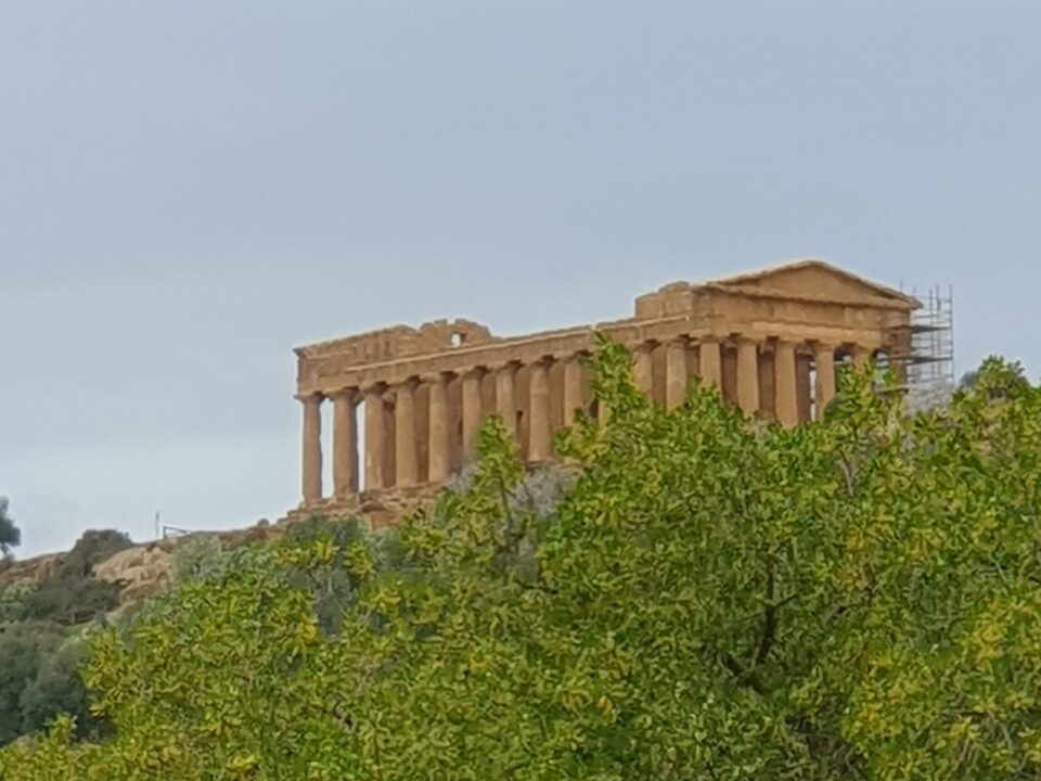 Valle_dei _Templi_Sicily_italytravelaccomodationscom_3