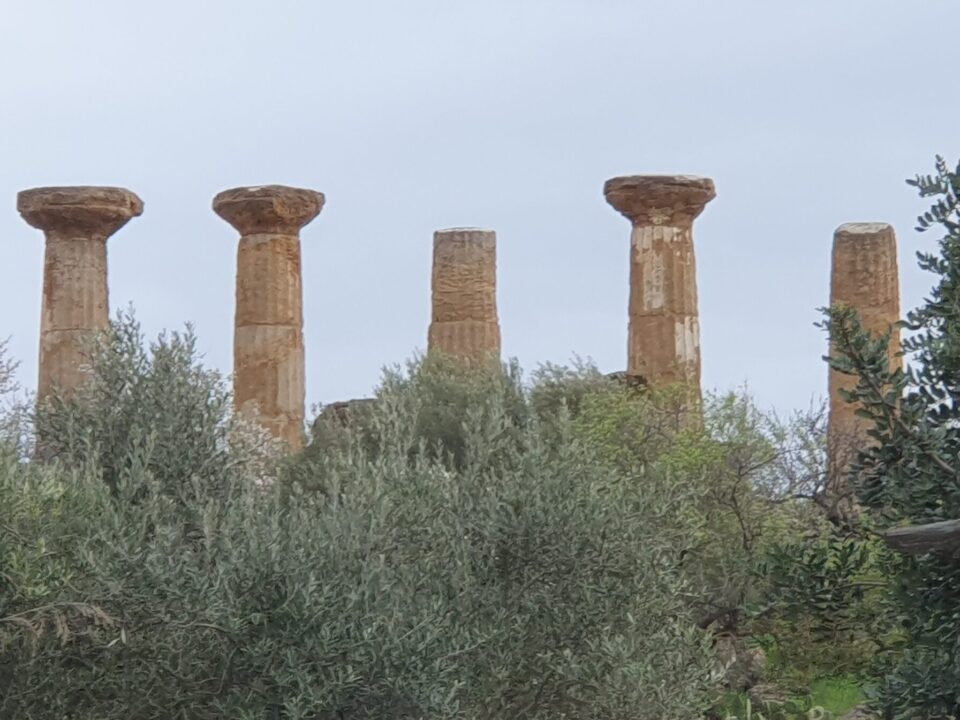 Valle_dei _Templi_Sicily_italytravelaccomodationscom_4